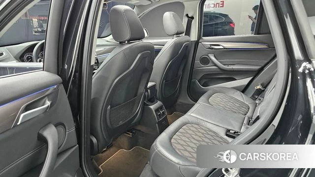 BMW X1 (F48) 2021 Черный из Кореи, фото 3
