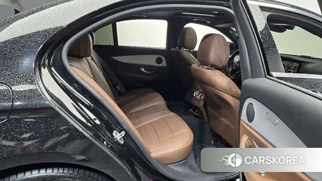 Mercedes-Benz E-Class W213 2021 Черный из Кореи, фото 3