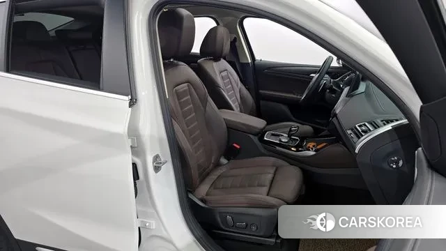 BMW X4 (G02) 2025 Белый из Кореи, фото 3