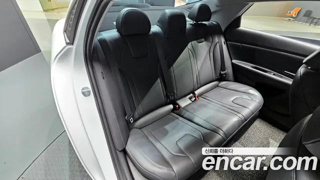 Hyundai The New Avante (CN7) 2023 Белый из Кореи, фото 3