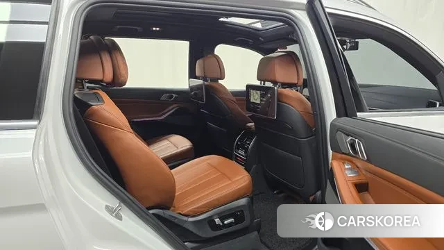 BMW X7 (G07) 2022 Белый из Кореи, фото 3