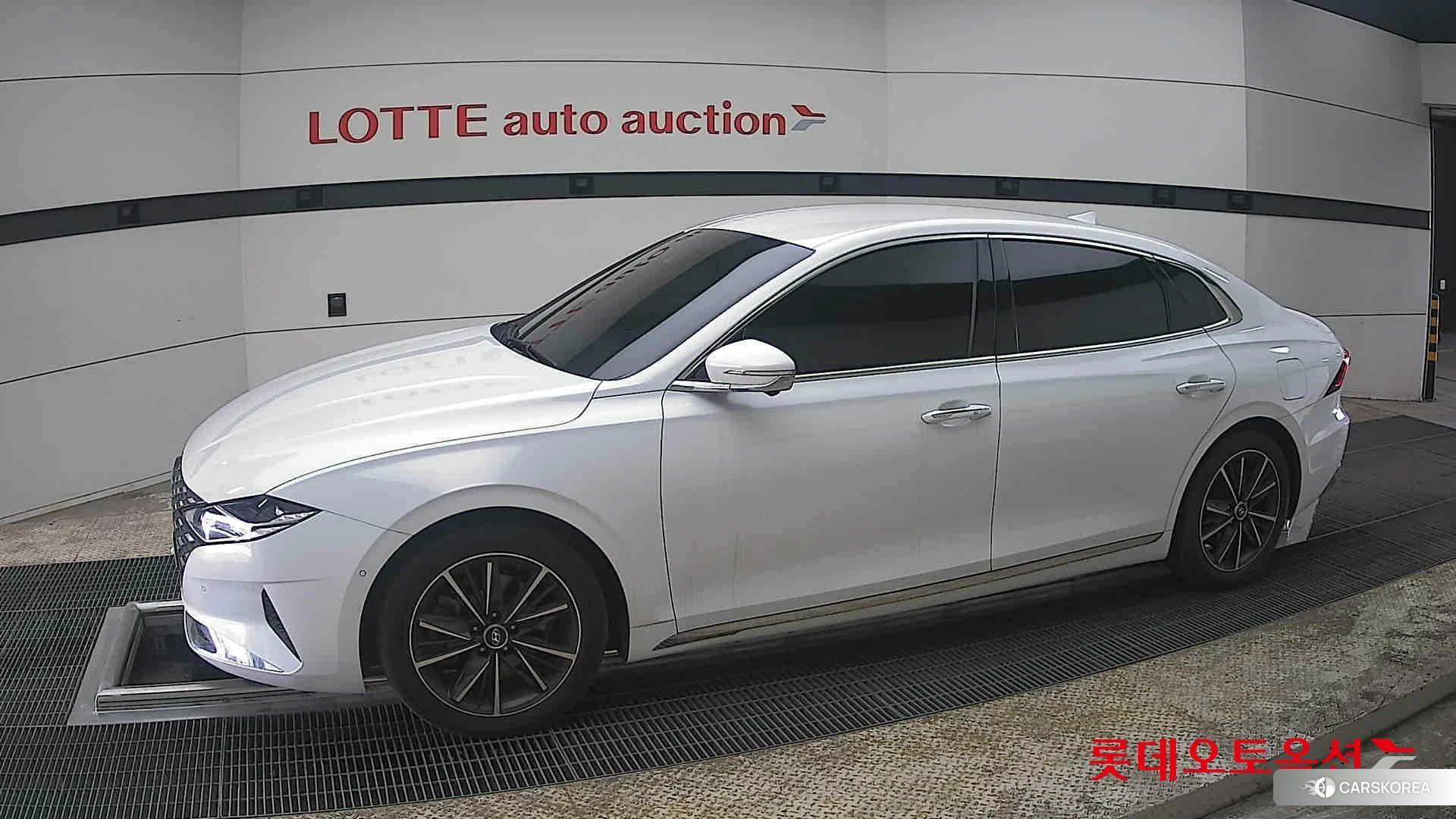 Hyundai Grandeur 2022 Creamy White Pearl (optional) из Кореи, фото 3