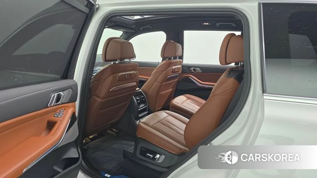 BMW X7 (G07) 2025 Белый из Кореи, фото 3