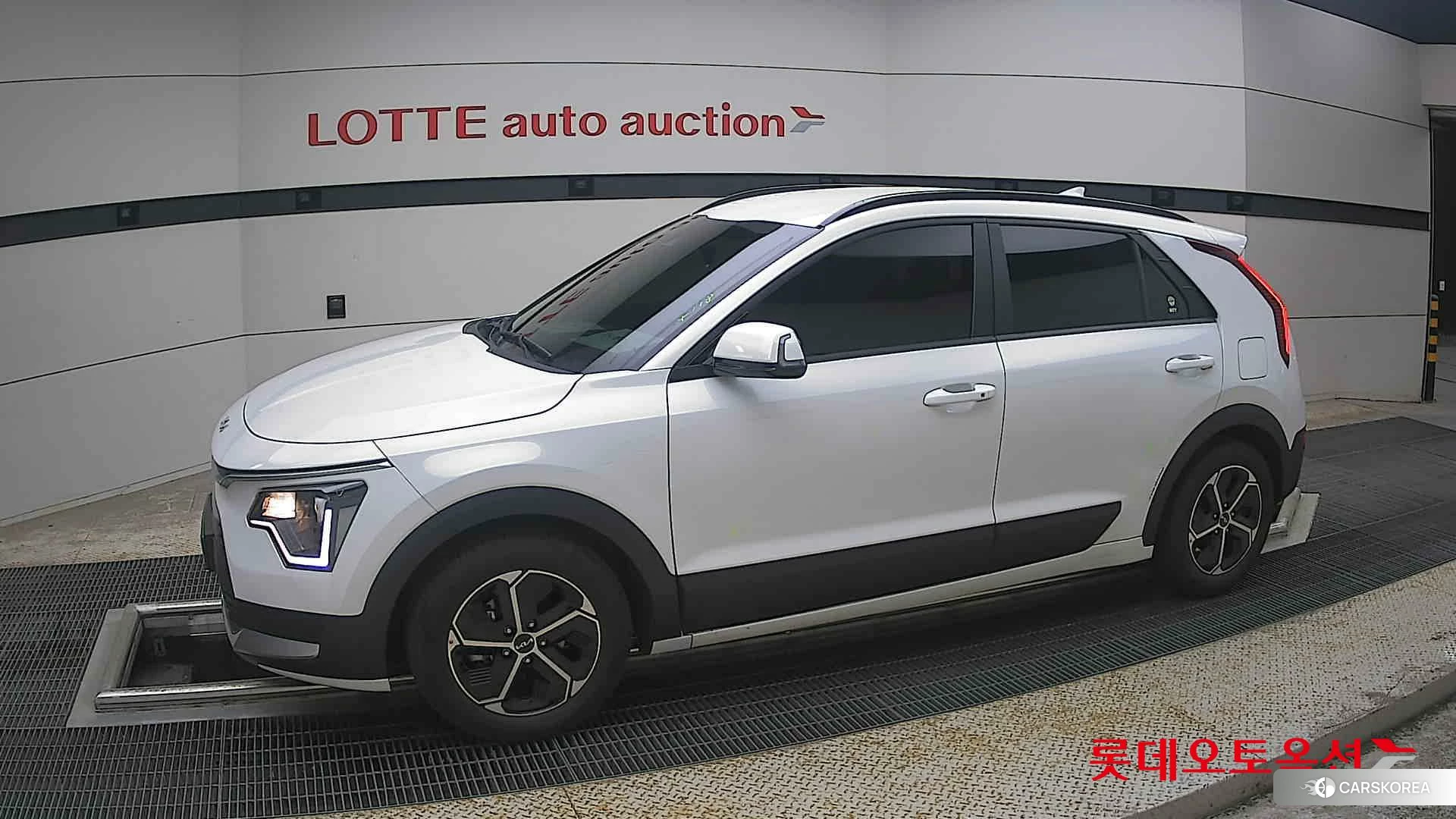 Kia Niro Hybrid 2022 Snow White Pearl (optional) из Кореи, фото 3