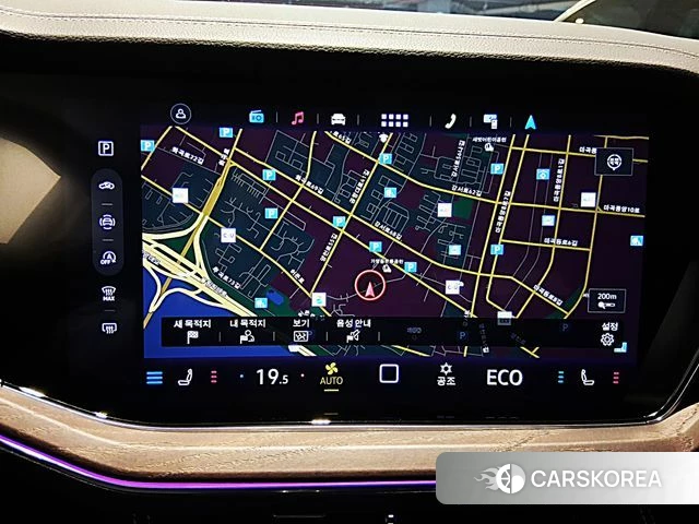 Volkswagen Touareg 3rd generation 2024 Белый из Кореи, фото 3
