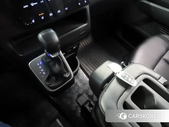 Hyundai Staria 2021 Белый из Кореи, фото 3