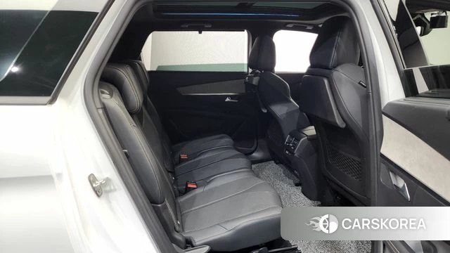 Peugeot 5008 second generation 2022 Белый из Кореи, фото 3