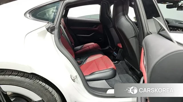 Porsche Taycan 2024 Серый из Кореи, фото 3