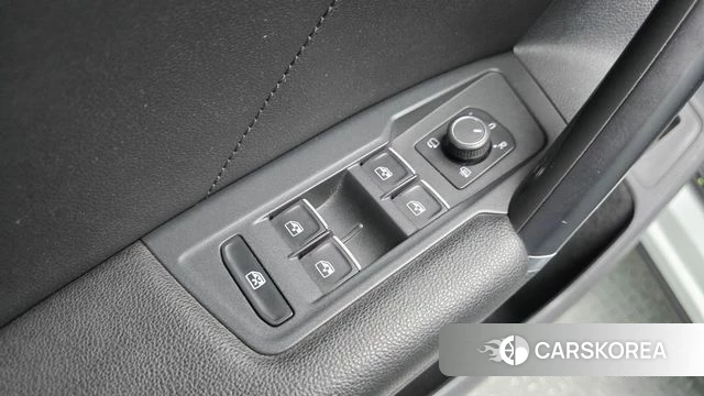Volkswagen Tiguan second Generation 2018 Белый из Кореи, фото 3