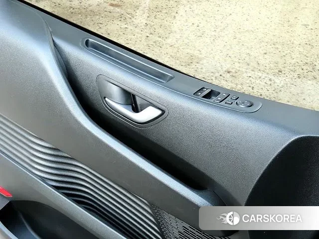 Hyundai Staria 2022 Серебристо-серый из Кореи, фото 3