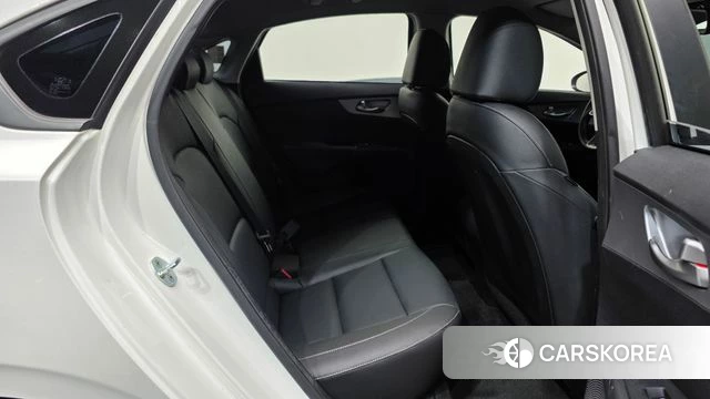 Kia The New K3 2nd generation 2021 Белый из Кореи, фото 3