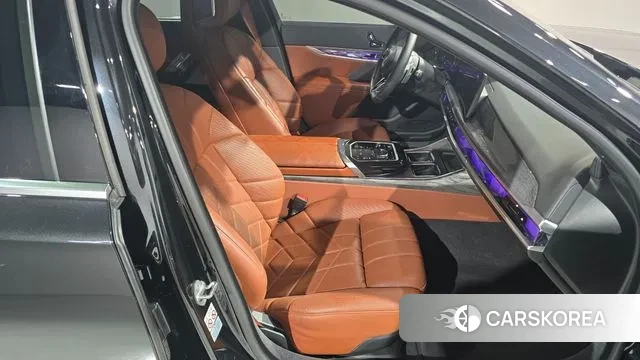 BMW 7 Series (G70) 2024 Черный из Кореи, фото 3