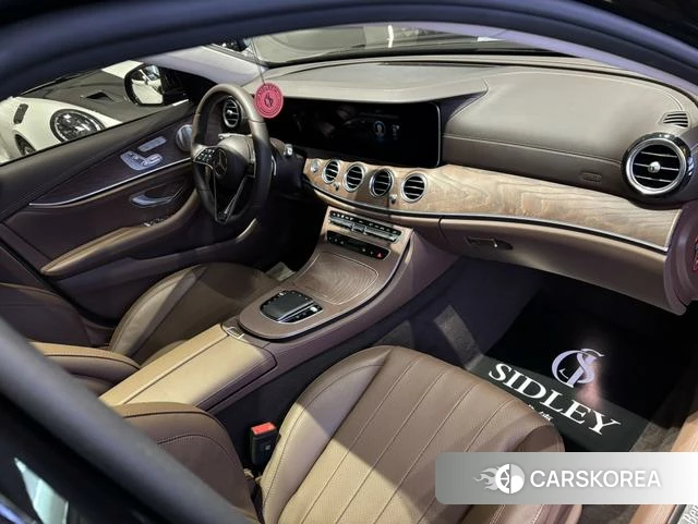 Mercedes-Benz E-class 2023 Черный из Китая, фото 3