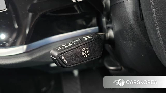 Audi Q3 (F3) 2023 Черный из Кореи, фото 3