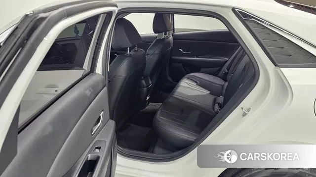 Hyundai The New Avante (CN7) 2023 Белый из Кореи, фото 3