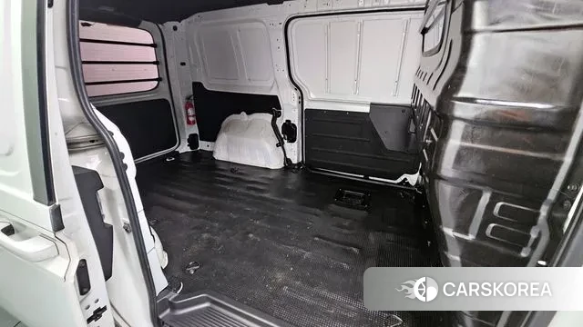 Hyundai Staria 2022 Белый из Кореи, фото 3