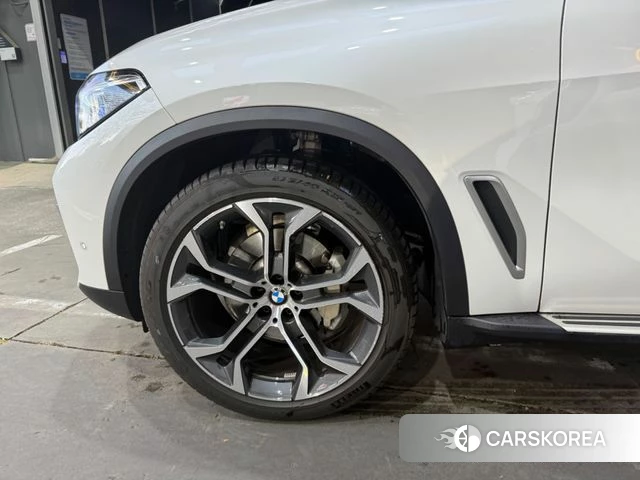 BMW X5 (G05) 2023 Белый из Кореи, фото 3
