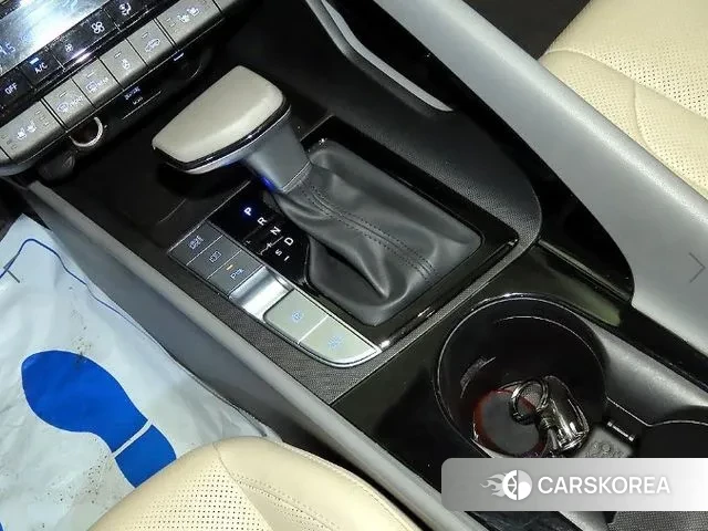 Hyundai The New Avante (CN7) 2024 Белый из Кореи, фото 3