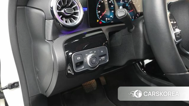 Mercedes-Benz A-Class W177 2022 Белый из Кореи, фото 3