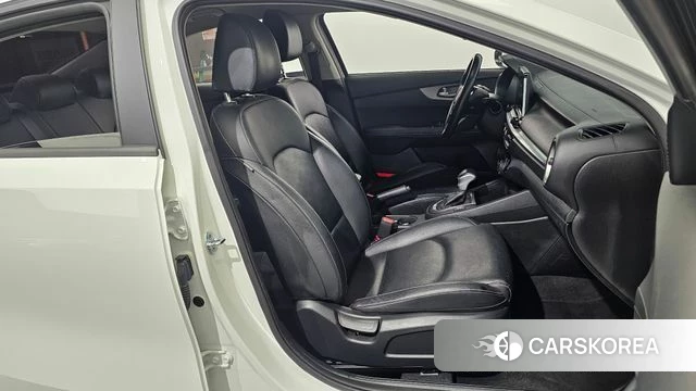 Kia Come New K3 2021 Белый из Кореи, фото 3