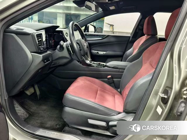 Lexus NX 2023 Серебристо-серый из Китая, фото 3