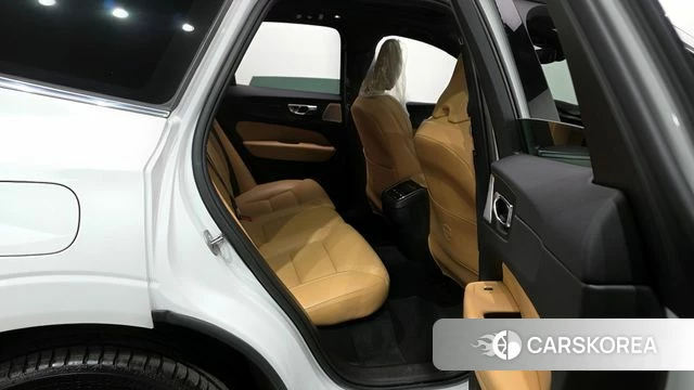 Volvo XC60 second Generation 2023 Белый из Кореи, фото 3