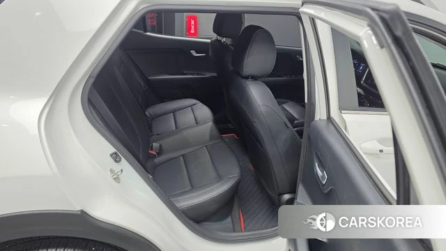Kia Stonic 2018 Белый из Кореи, фото 3