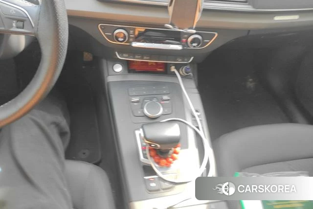 Audi Q5L 2019 Белый из Китая, фото 3