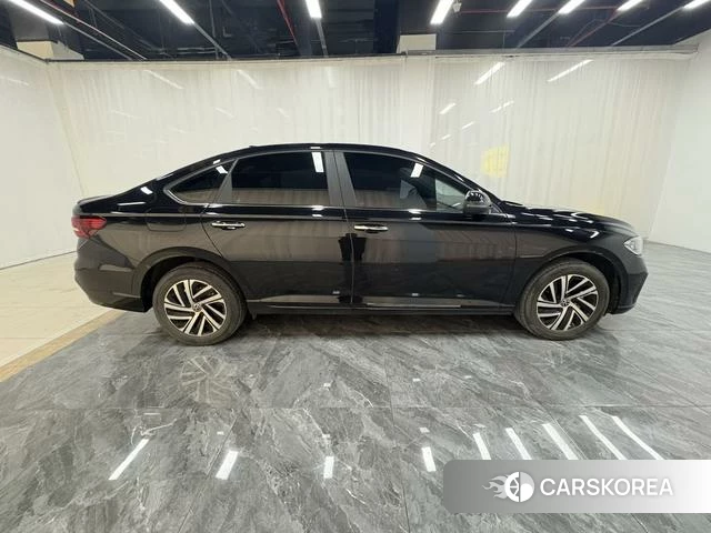 Volkswagen Lavida 2023 Черный из Китая, фото 3
