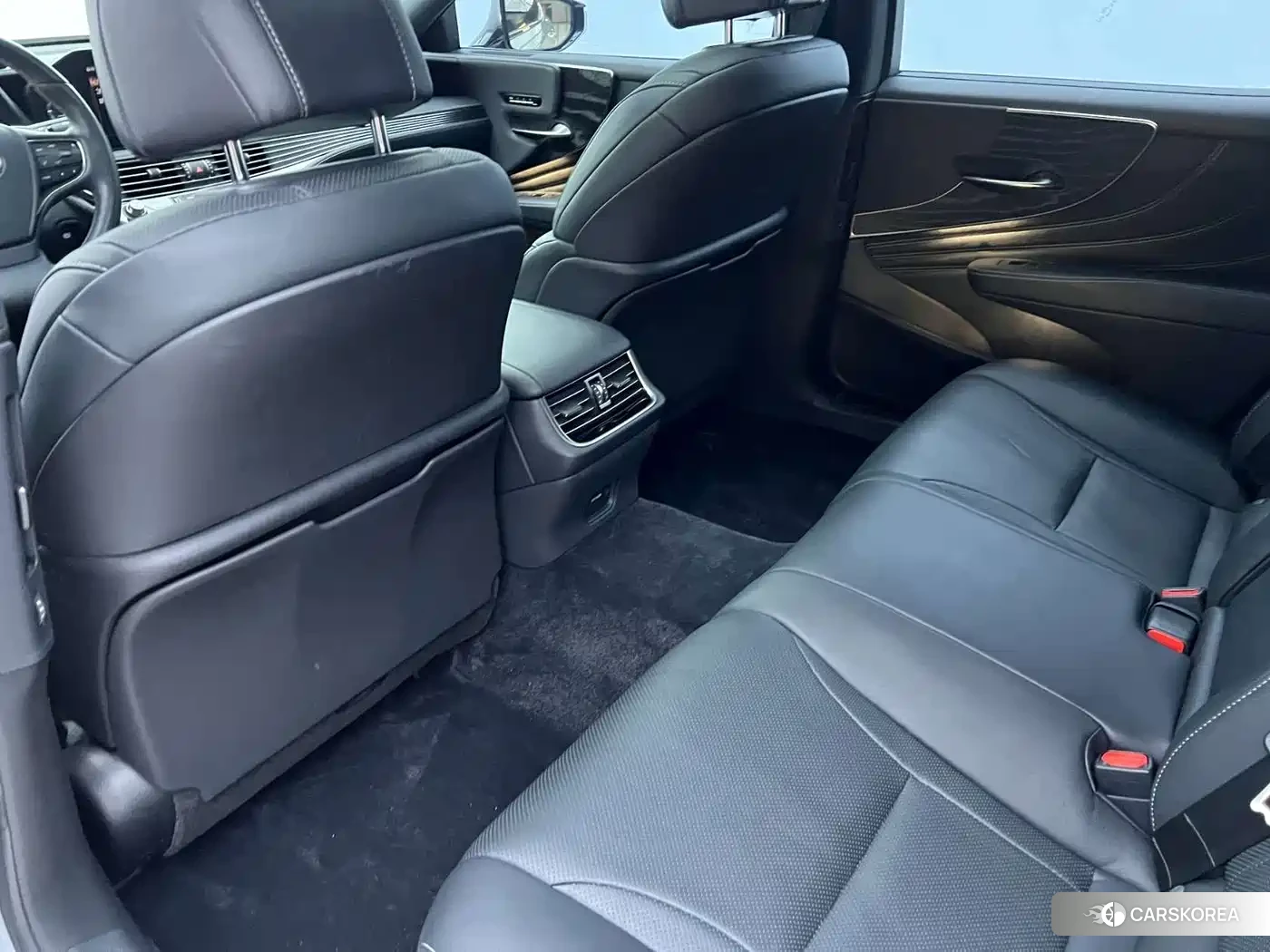 Lexus LS 2022 Silver/gray из Китая, фото 3