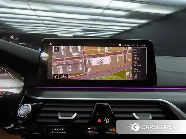 BMW 5 Series (G60) 2022 Белый из Кореи, фото 3