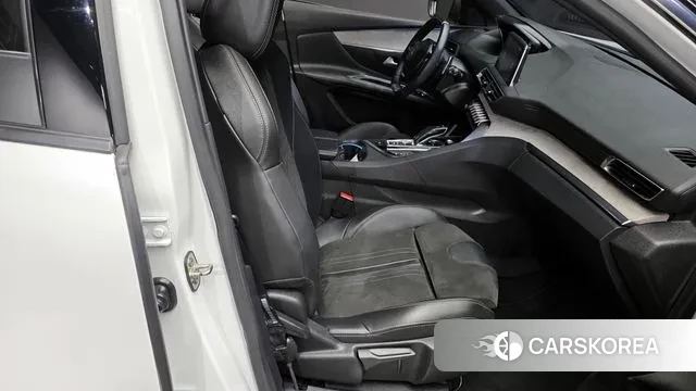 Peugeot 3008 second generation 2021 Белый из Кореи, фото 3