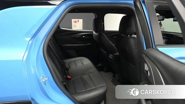 Chevrolet (GM Daewoo) Trailblazer 2023 Синий из Кореи, фото 3