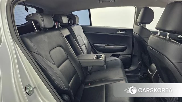 Kia Sportage The Bold 2021 Серебряный из Кореи, фото 3