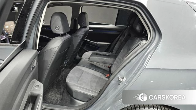 Volkswagen Golf 8th Generation 2025 Серый из Кореи, фото 3