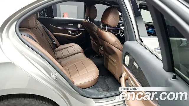 Mercedes-Benz E-Class W213 2022 Серебряный из Кореи, фото 3