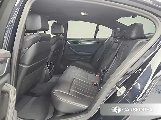 BMW 5 Series (G30) 2023 Черный из Кореи, фото 3