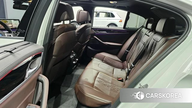 BMW 5 Series (G30) 2022 Белый из Кореи, фото 3