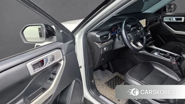 Ford Explorer 6th Generation 2022 Белый из Кореи, фото 3