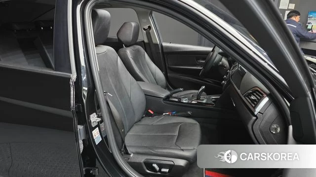 BMW 3 Series (F30) 2018 Черный из Кореи, фото 3