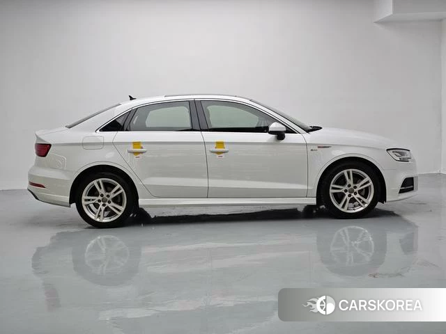 Audi A3 2019 Белый из Китая, фото 3