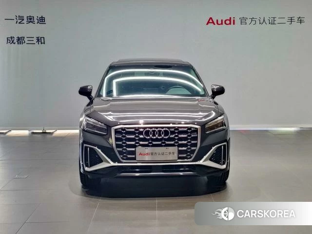 Audi Q2L 2024 Темно-серый из Китая, фото 3