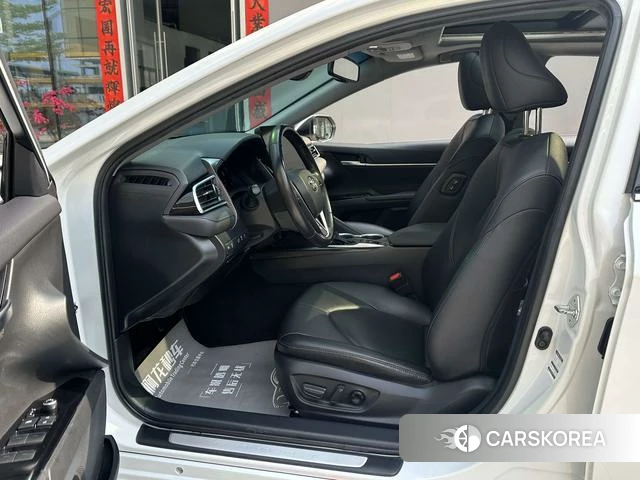 Toyota Camry 2023 Белый из Китая, фото 3