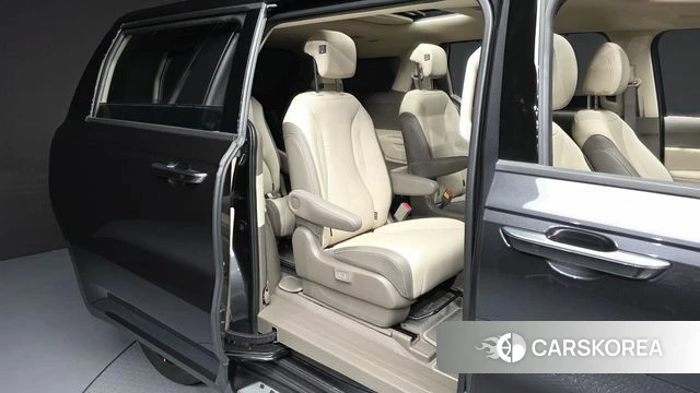 Kia The New Carnival 4th Generation 2024 Серый из Кореи, фото 3