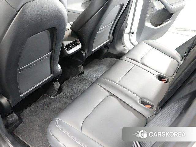 Tesla Model Y 2023 Белый из Кореи, фото 3