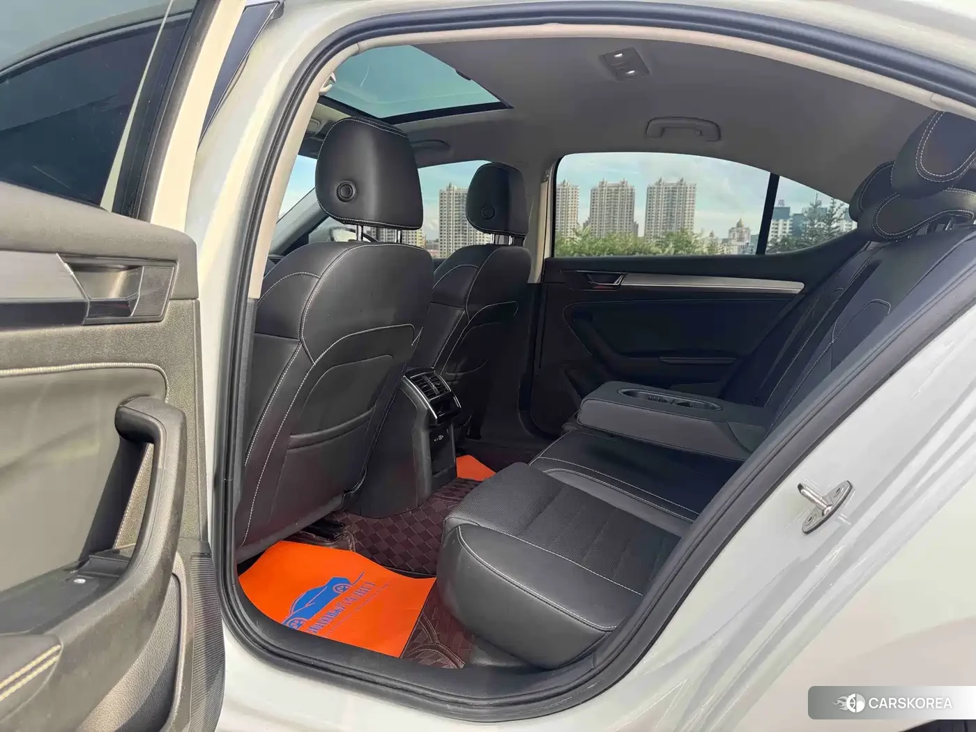 Skoda Superb 2023 Белый из Китая, фото 3