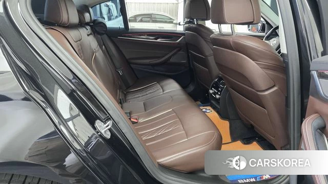 BMW 5 Series (G30) 2018 Черный из Кореи, фото 3