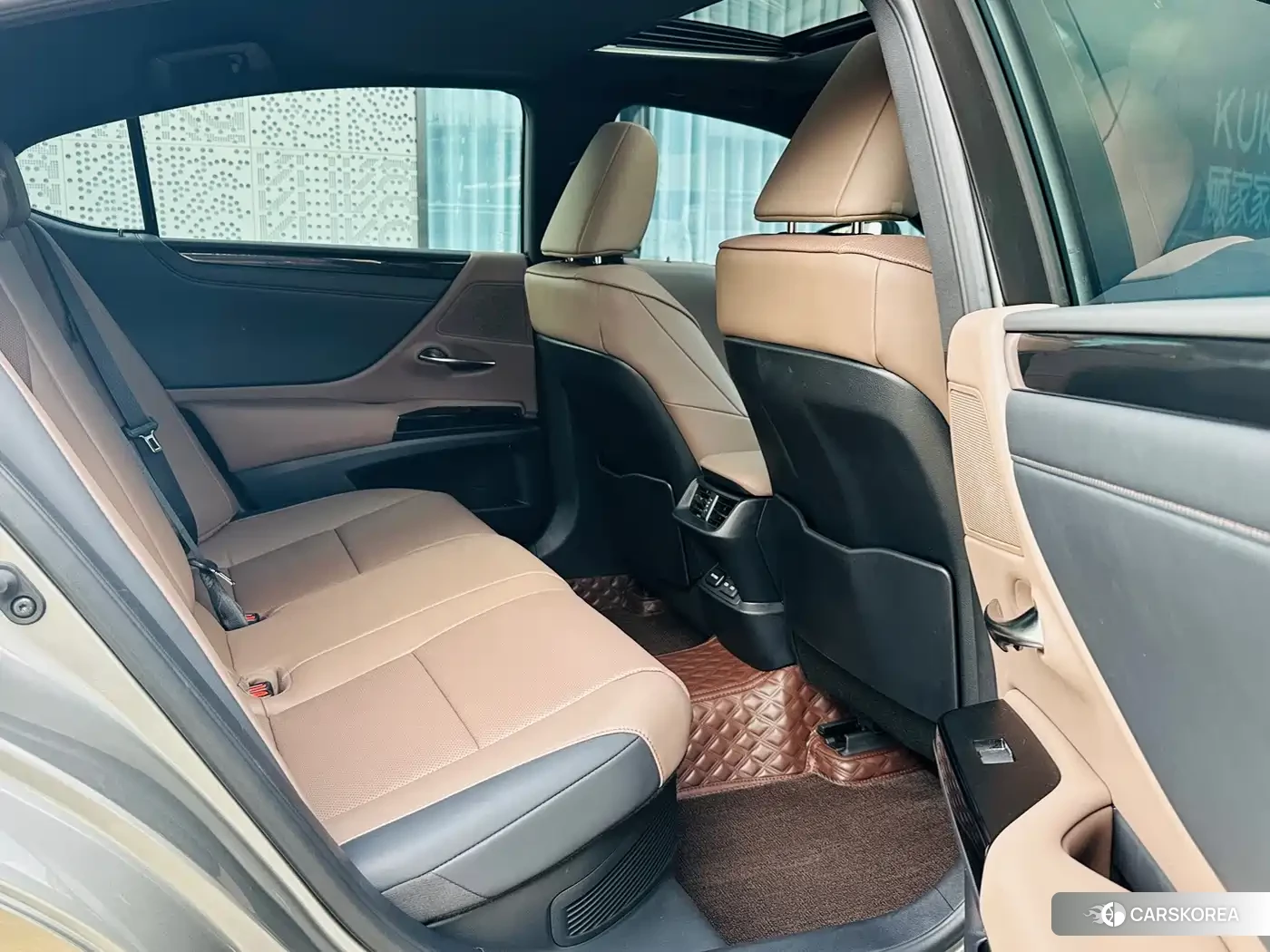 Lexus ES 2024 Silver/gray из Китая, фото 4