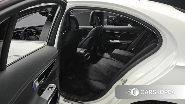 Mercedes-Benz E-Class W214 2025 Белый из Кореи, фото 3