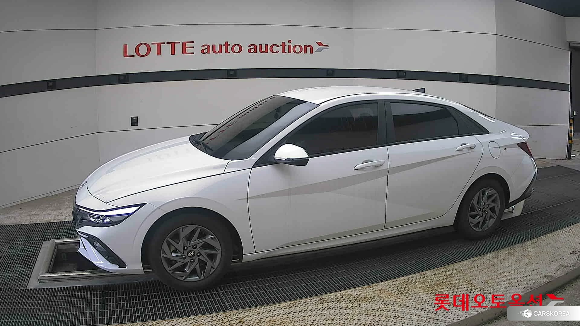 Hyundai Avante 2024 Atlas White из Кореи, фото 3
